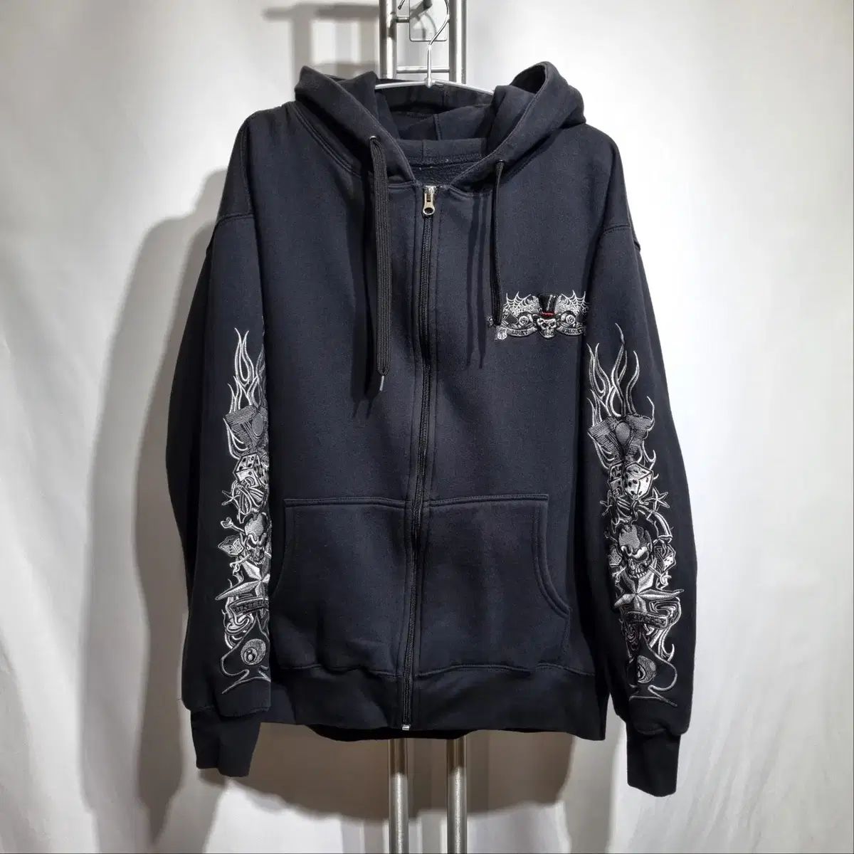 【雷市場（ポンジャン）商品韓国直送】 ロードハウス ヴィンテージ ドクロ フード付き ジップアップパーカー