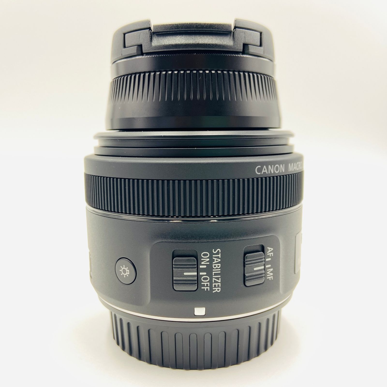 Canon EF-S 35mm F2.8 マクロ IS STM 新 デザイン