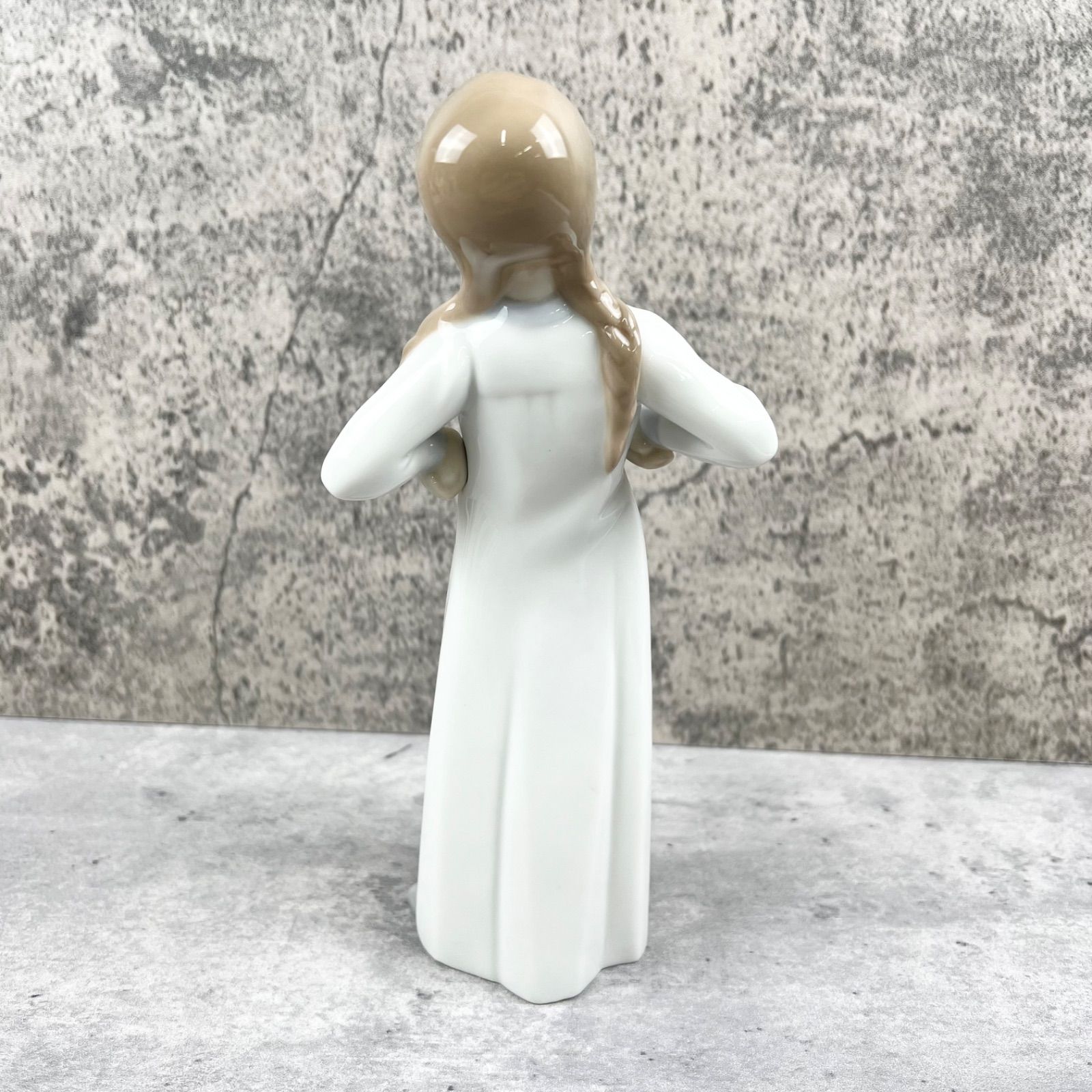 希少 リヤドロ ストレッチをする少女 4872 陶器人形 フィギュリン 少女