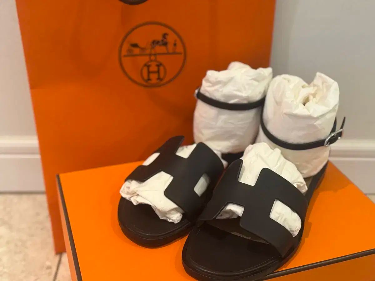 美品 HERMES エルメス サントリーニ ストラップサンダル 22㎝ ブラック