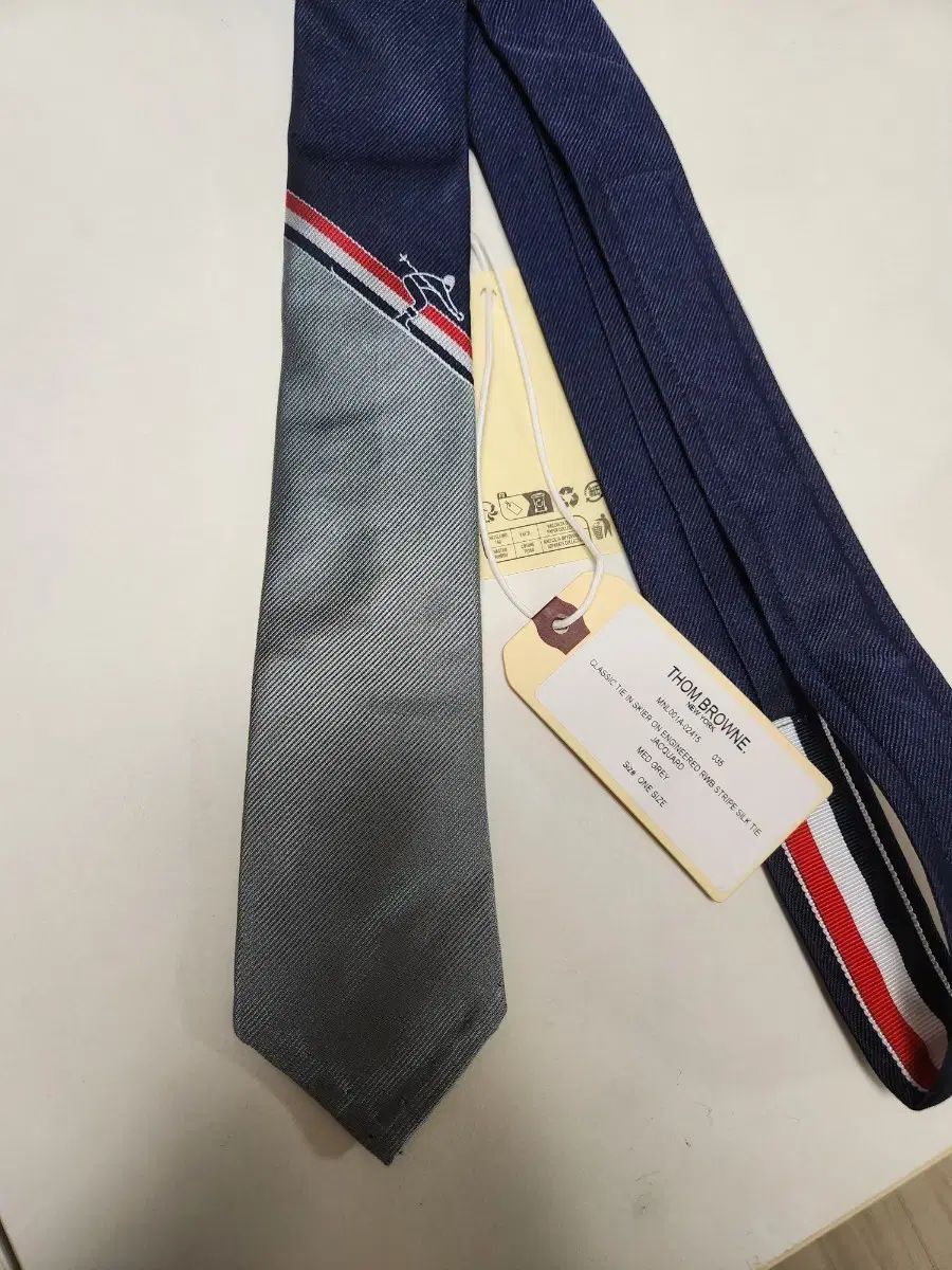 トムブラウン スキーヤー シルクネクタイ グレー (新品) 希少THOM
