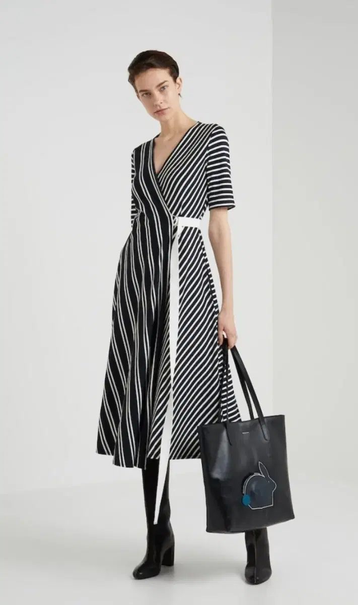 MAX MARA(マックスマーラ) 週末 スタイリッシュ ロング丈ワンピース