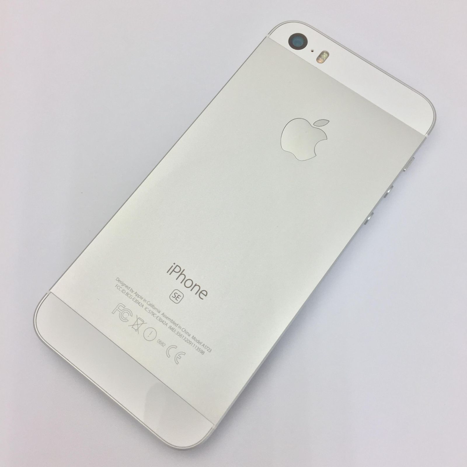 Apple iPhone SE 32GB ホワイト Apple iPhone SE 32GB - Silver - Zvose