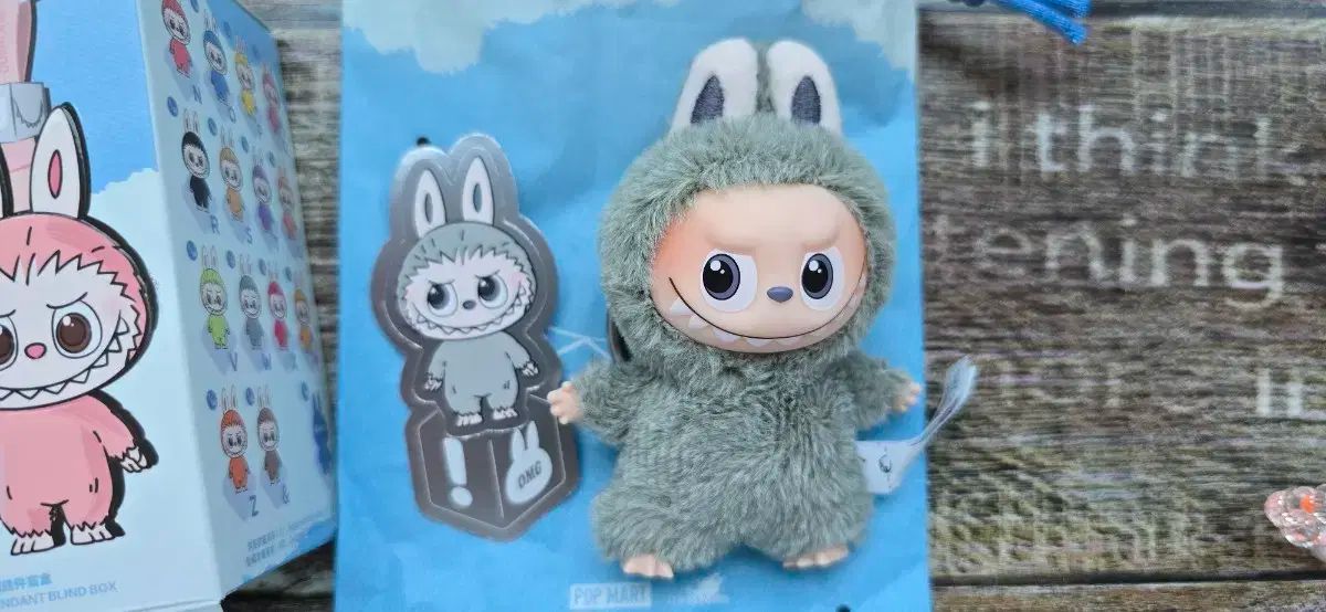 ポップマート 本物 ラブブ ミニ Pin for Love 秘密 キーリング 販売