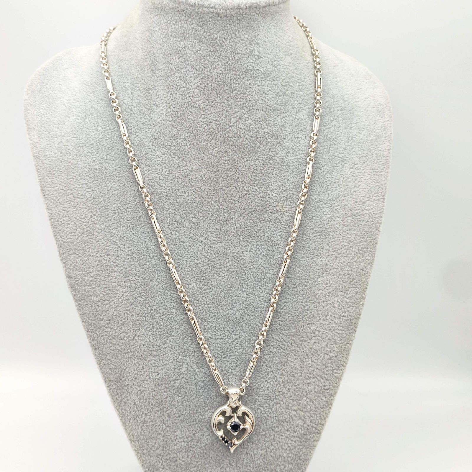 ALZUNI アルズニ ハートモチーフシルバーネックレス オニキス シルバー