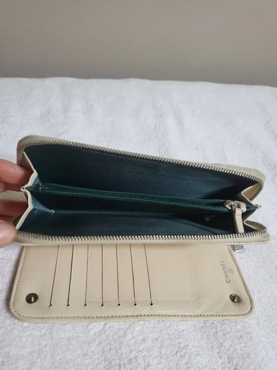 アイボリー 長財布