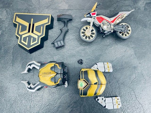 ポピニカシリーズDXトライゴウラムトライチェイサー2000仮面ライダークウガ 仮面ライダークウガ ポピニカ DXトライゴウラム 限定版 トライ