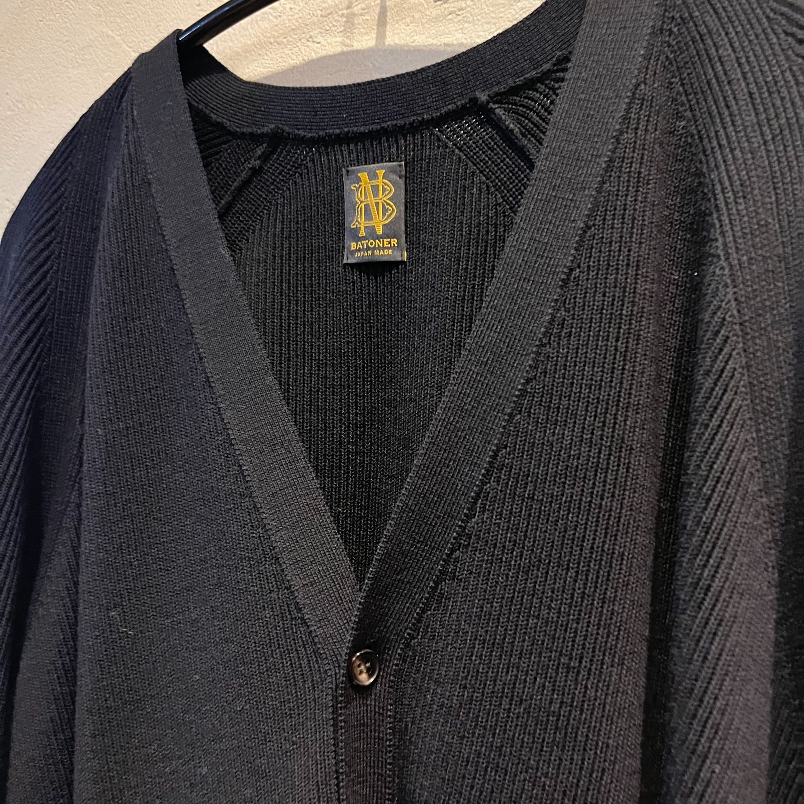 BATONER バトナー EXTRA HARD TWIST WOOL V-NECK CARDIGAN BN-21FM-013 カーディガン ブラック  size3 【代官山10】 - メルカリ