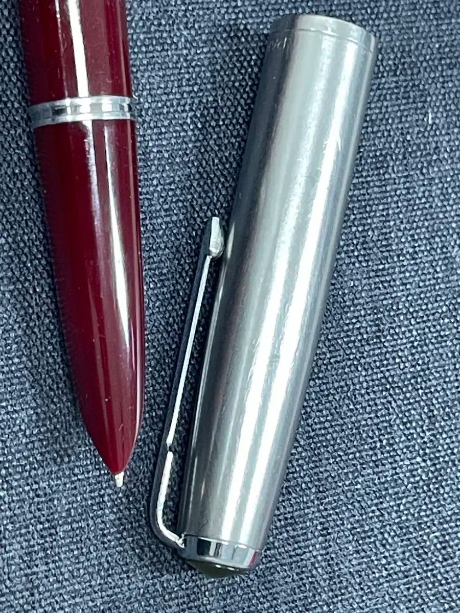 51 バーガンディ