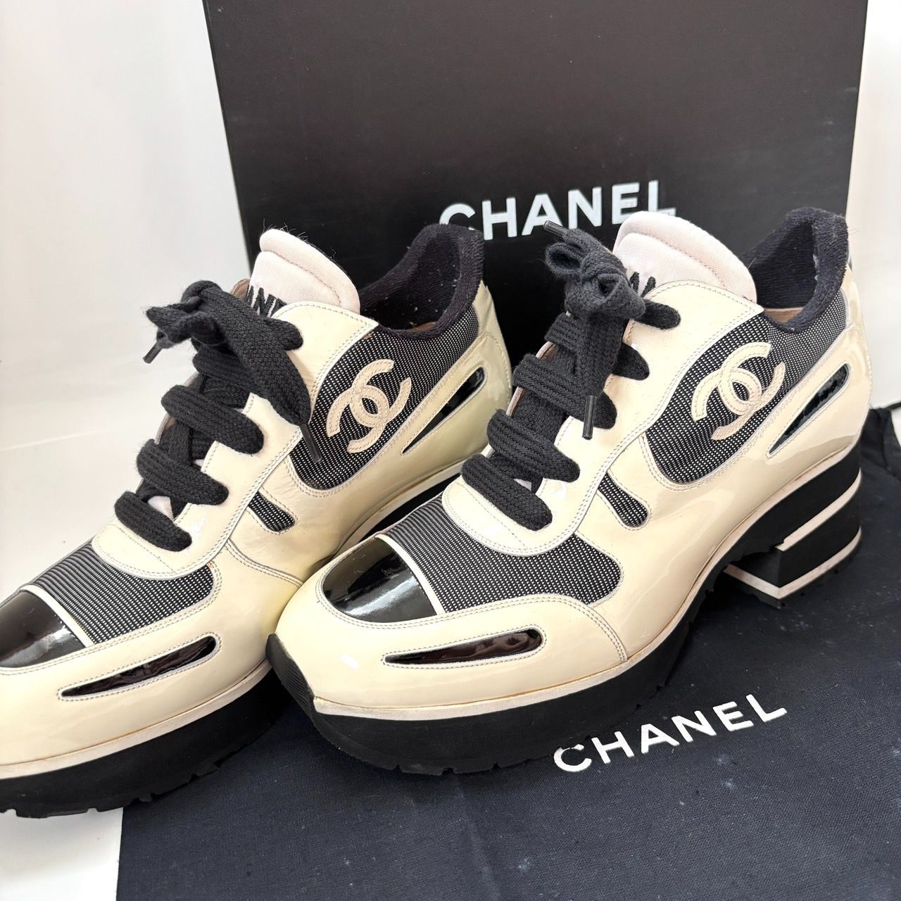 箱 保存袋付き 良品◎CHANEL シャネル ココマーク エナメル 