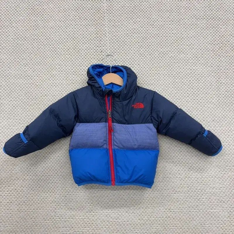 【雷市場（ポンジャン）商品韓国直送】 THE NORTH FACE(ザノースフェイス) キッズ リバーシブル ダウン 12 ー 18M B00566