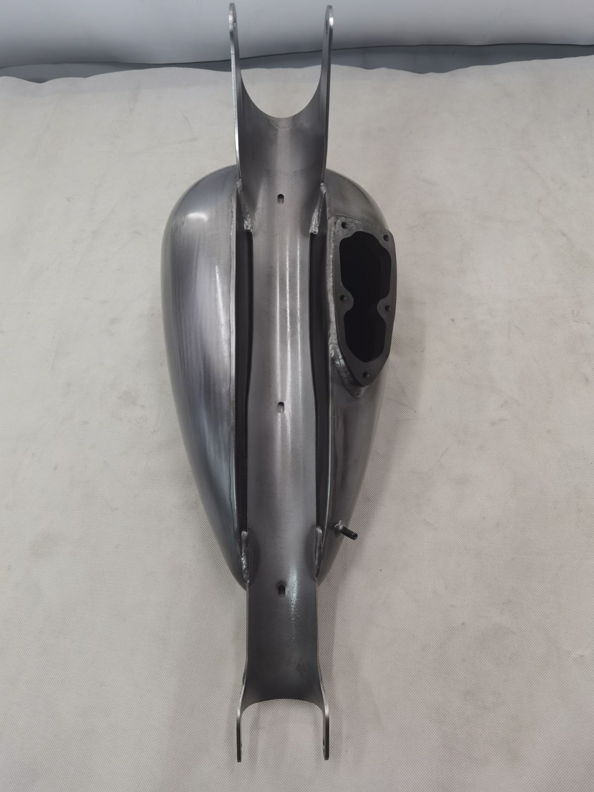 スポーツスター　タンク　マスタング　インジェクション 即納品 T-142 7L スポーツスター 06～2022年用 マスタングタンク