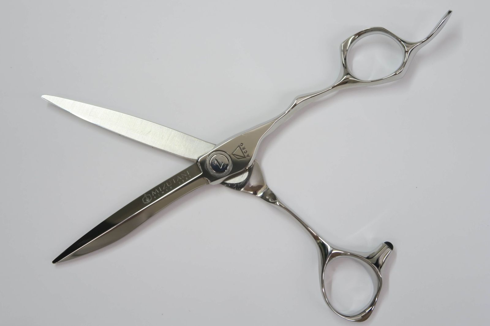 Bランク【MIZUTANI SCISSORS ミズタニシザーズ】 ACRO Z-2 シザー 美容師・理容師 5.9インチ 右利き 【中古】:H-8048