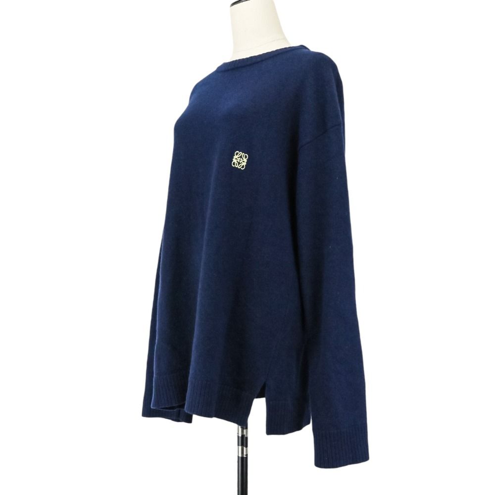 ぷ*ー様 LOEWE アナグラム ロゴ 刺繍 リブ ニット クルーネック カット LOEWE アナグラムポケット セーター | ブルー | FARFETCH JP