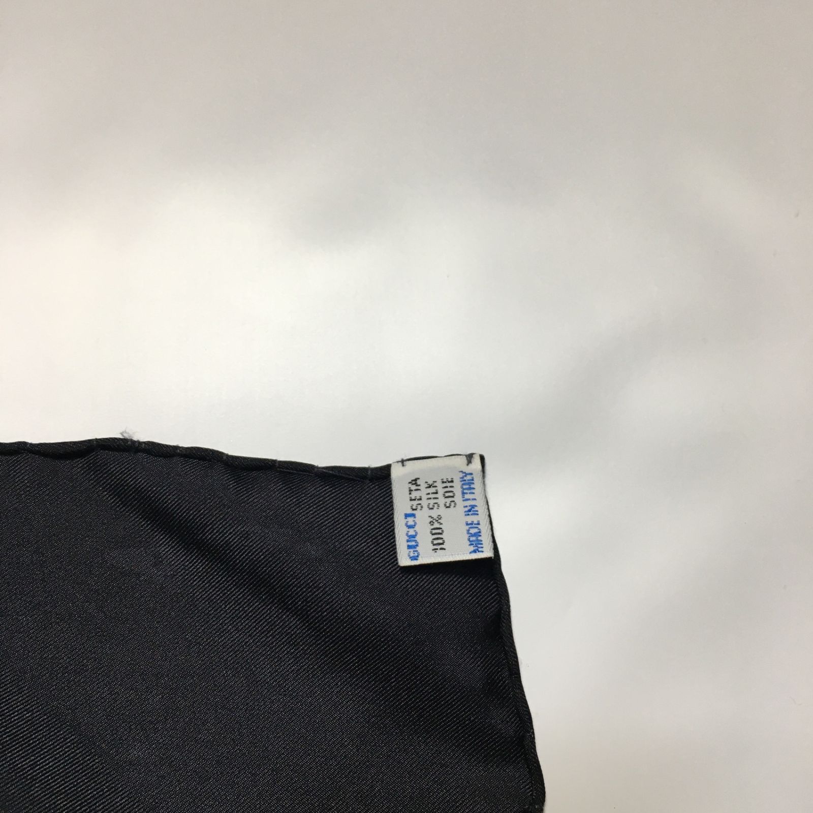 2508-233｜美品｜グッチ スカーフ シルク ブラック 花柄 2508-233｜美品｜グッチ スカーフ シルク ブラック 花柄 - メルカリ