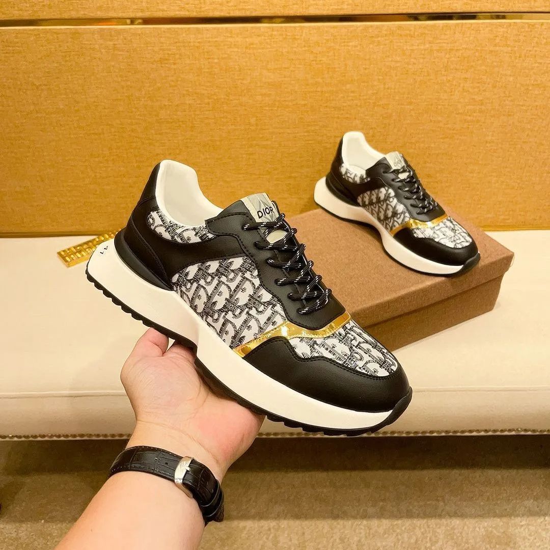 新品、未使用 DIOR カジュアルスニーカーブラック - メルカリ