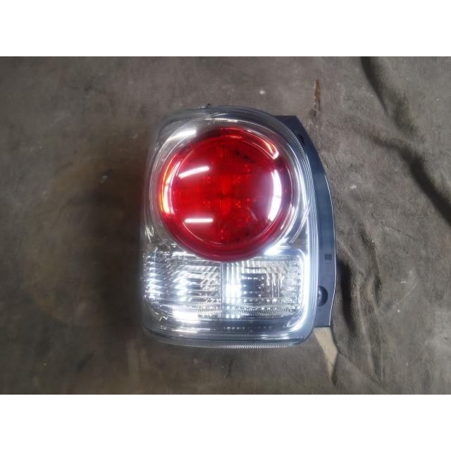 LA800S/LA810S ムーヴキャンバス 純正 左テールランプ 左テールライト