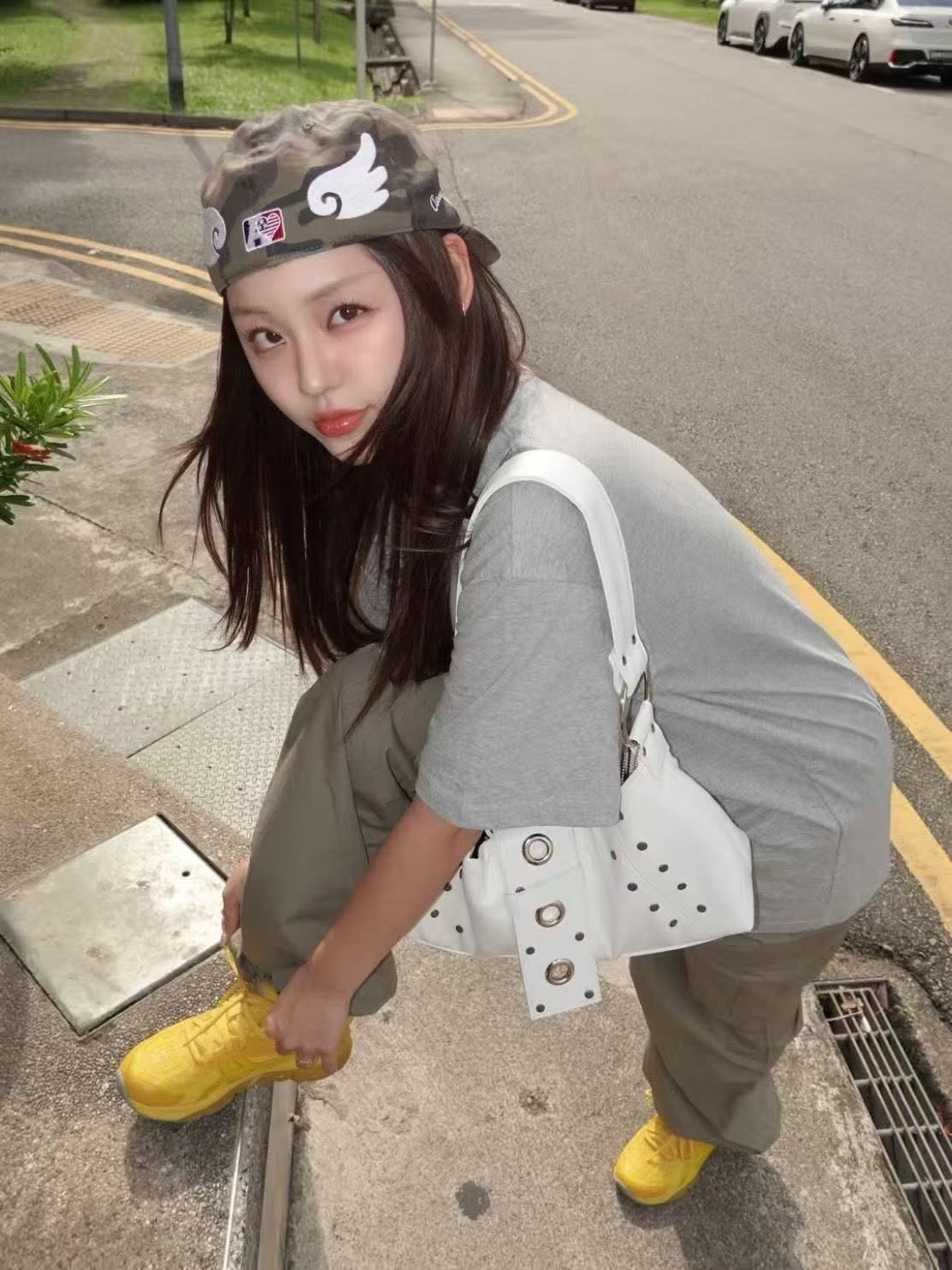 韓国で大人気の新作！aeae迷彩柄ミニウィングデザインのベース
