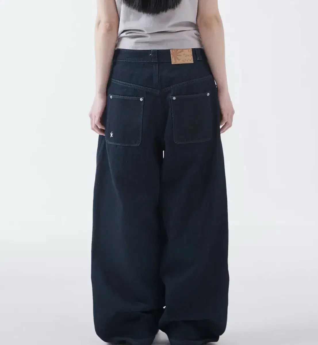 TCM curved raw denim pants blue
