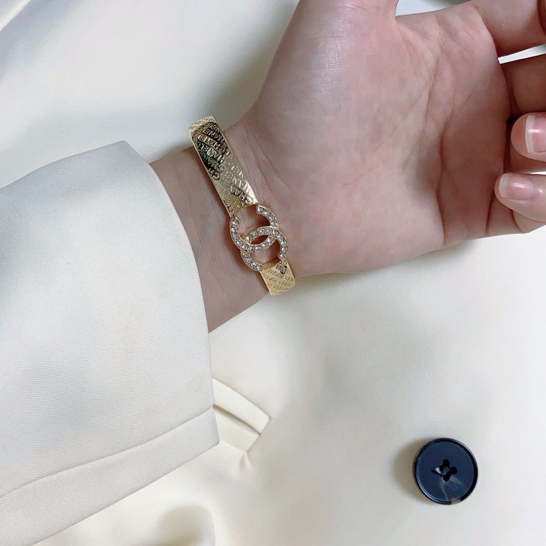 今日特価】CHANEL 最新モデル C サイン ローゼゴールド