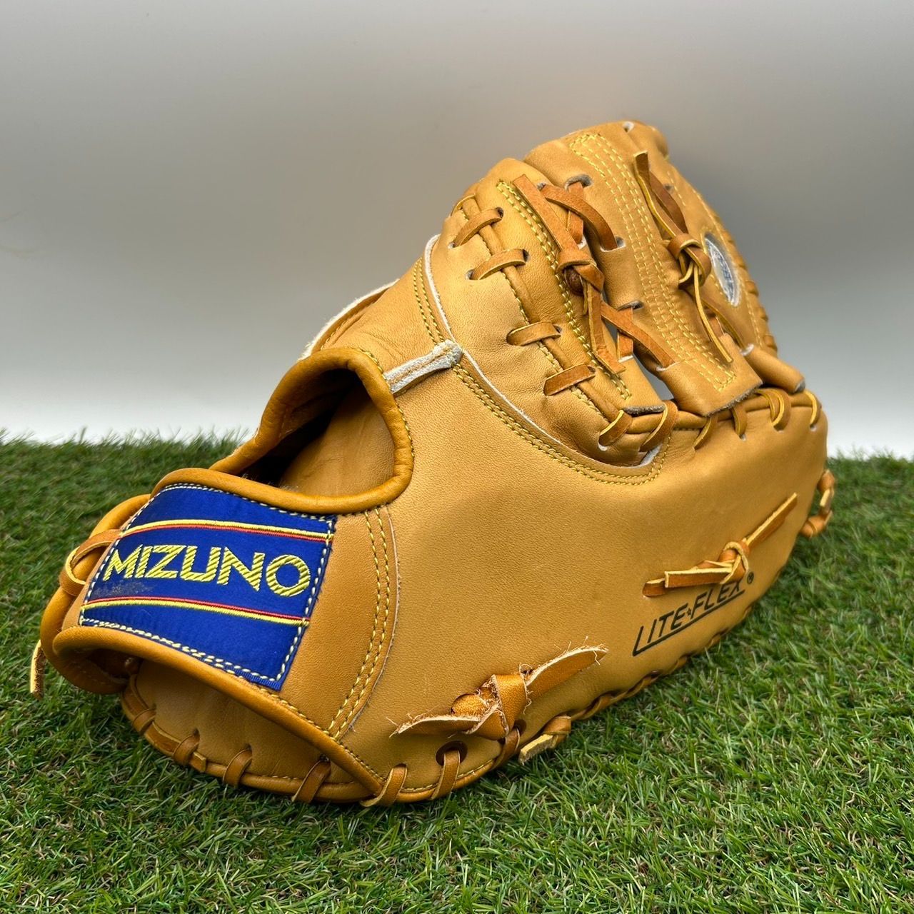 ミズノ MIZUNO ワールドウィン 軟式 ファーストミット グローブ ミズノ直営店限定】硬式用ワールドウィン復刻版(赤カップマーク