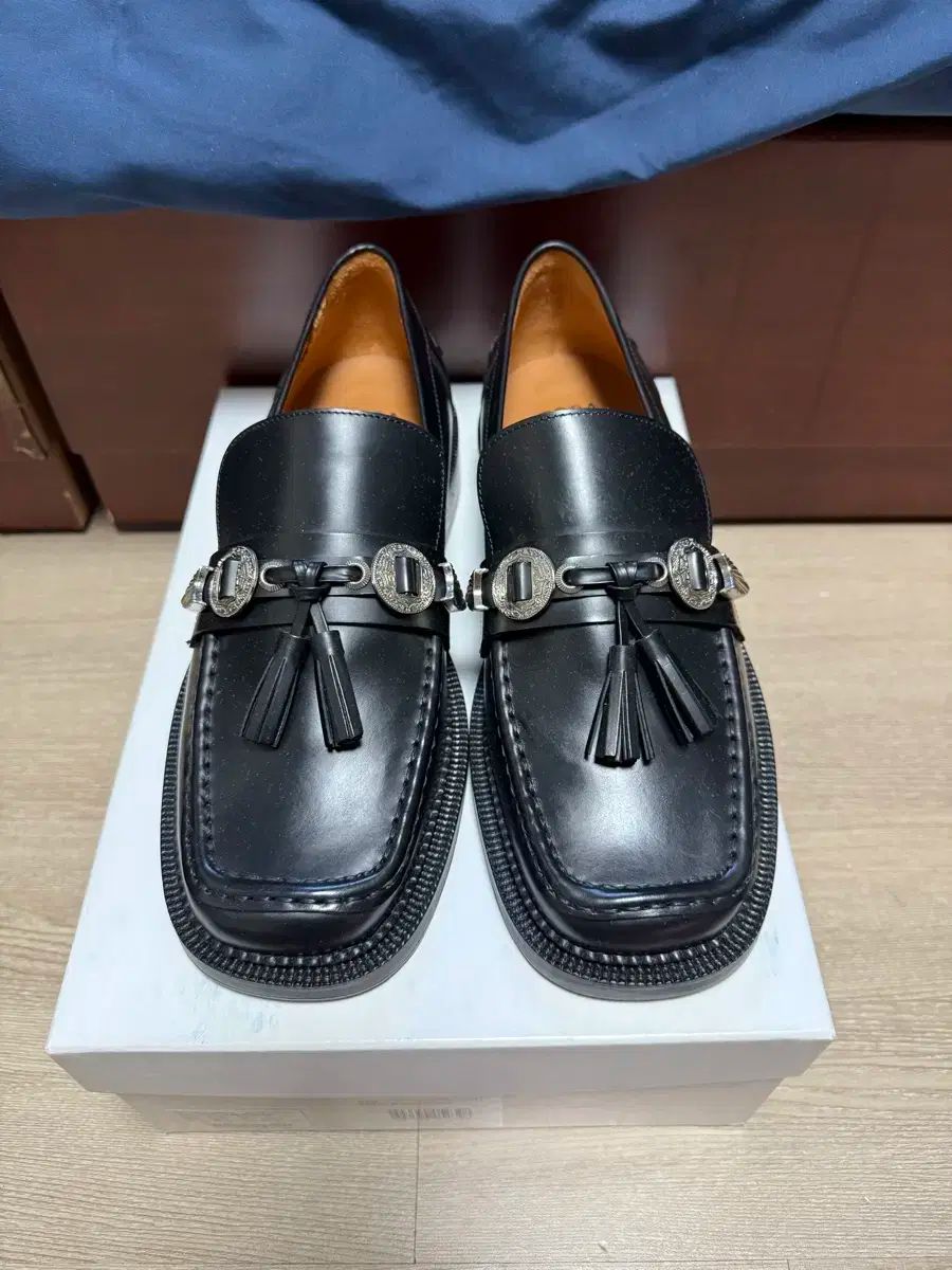 【箱付き】TOGA VIRILIS ローファー 黒 レザー サイズ:41 Toga Virilis スタッズ ローファー | ブラック | FARFETCH JP
