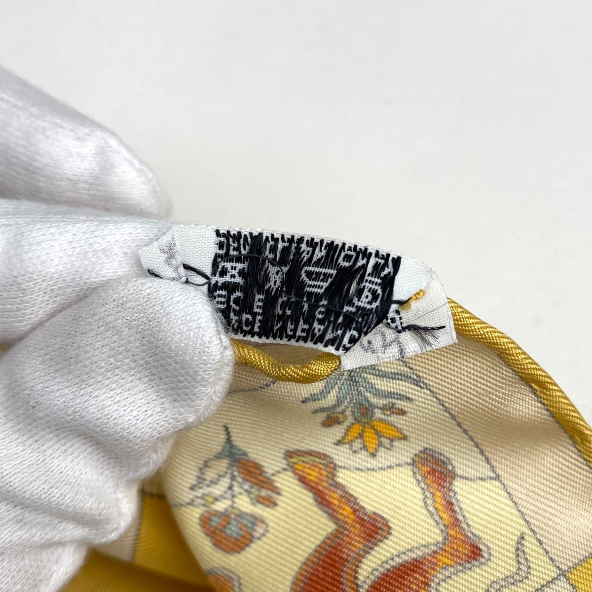 シルク イエロー