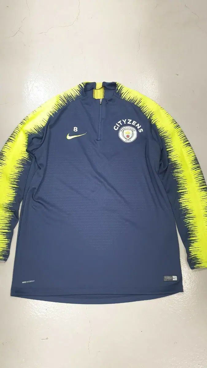 NIKE マンチェスターシティ 8番 長袖 ハーフジップアップトレーナー xl
