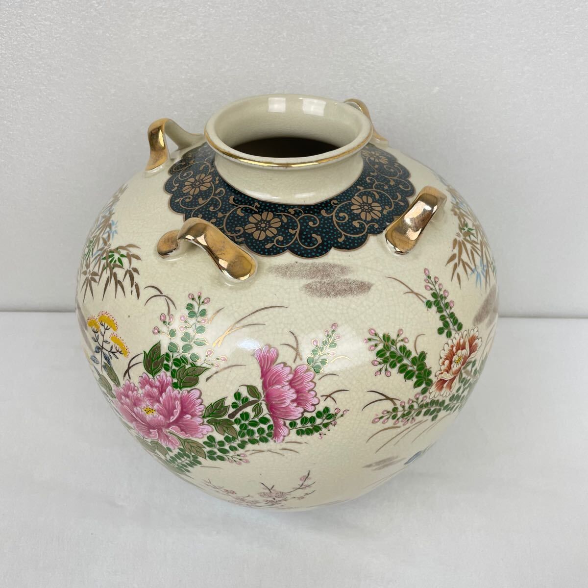 A1277-9/薩摩焼/仁清/金彩梅文四耳花瓶/花入/花器/華道具/ 薩摩焼 薩摩 秀峰 金彩 四耳 色絵 花瓶 高さ約31cm 薩摩焼秀峰