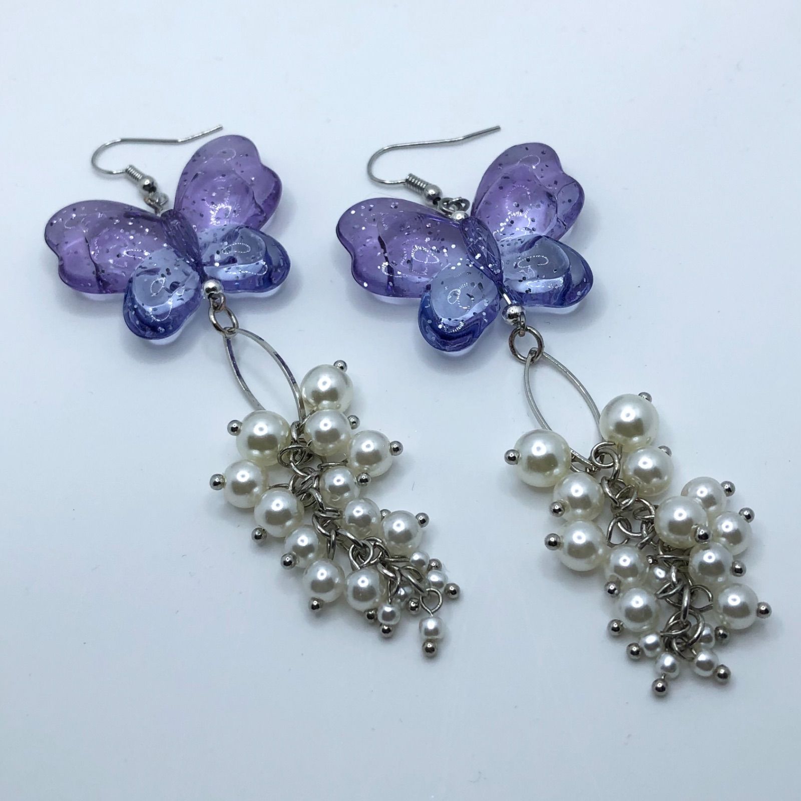 ハンドメイドピアス(イヤリング) 手染めビーズ＆パール - メルカリ