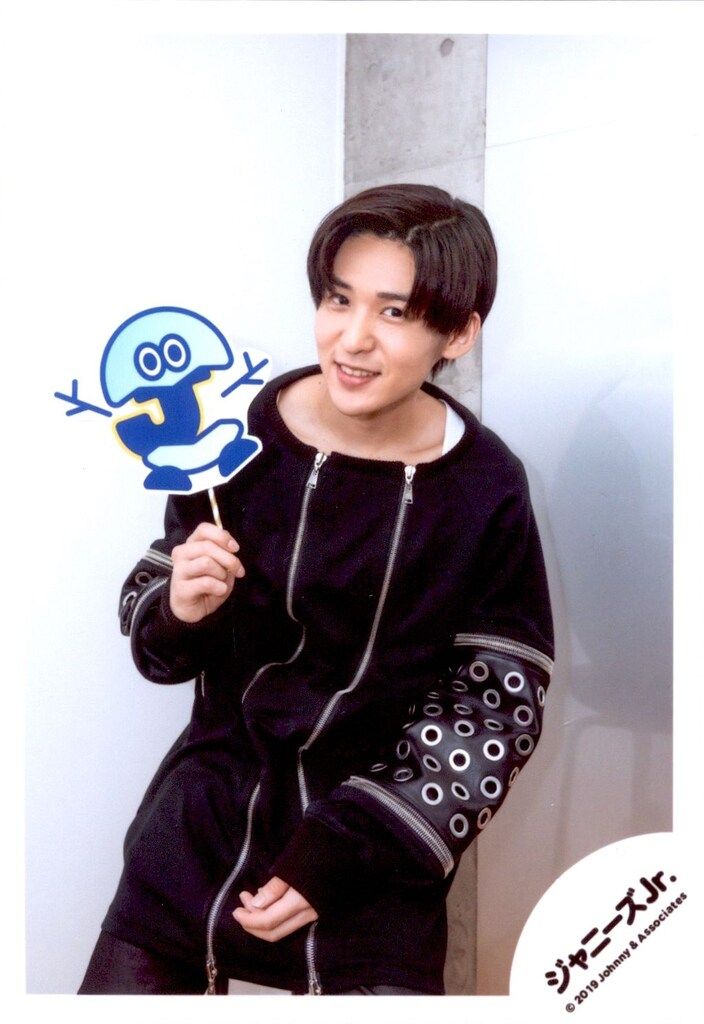 Snow Man Johnnys' IsLAND STOREオフショット 目黒蓮 公式写真*1