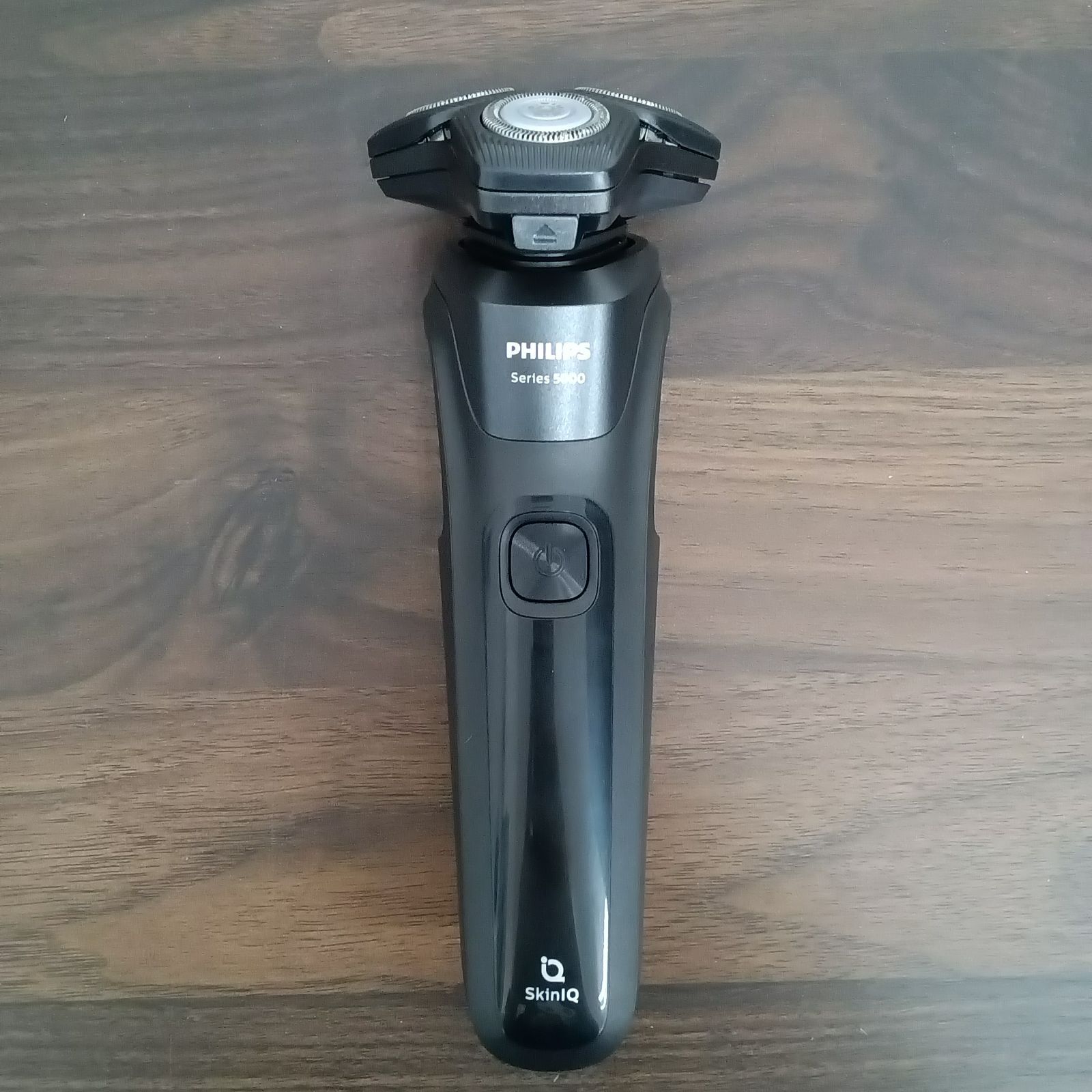 PHILIPS ウェット&ドライ電動シェーバー Shaver series 5000 S5588/30 - メルカリ