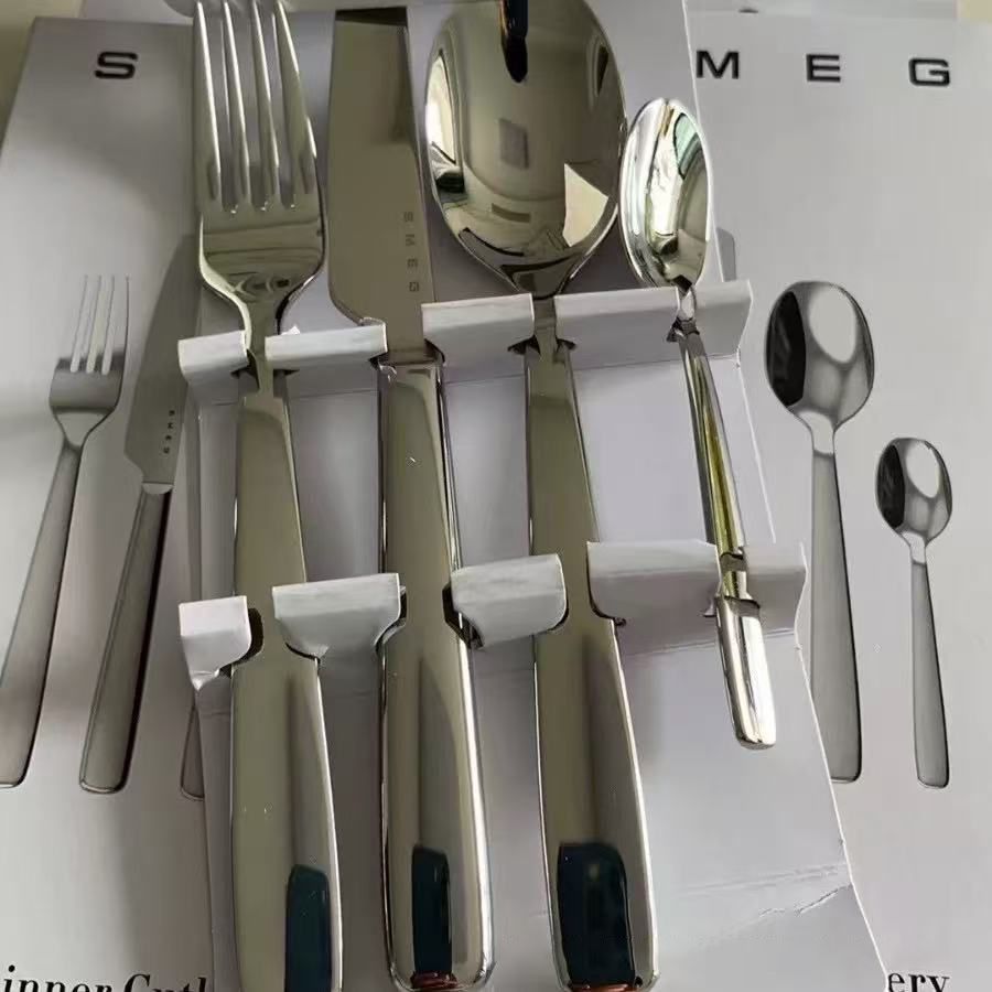 SMEG スメッグ カトラリー4点セット ステンレス製 ディナー