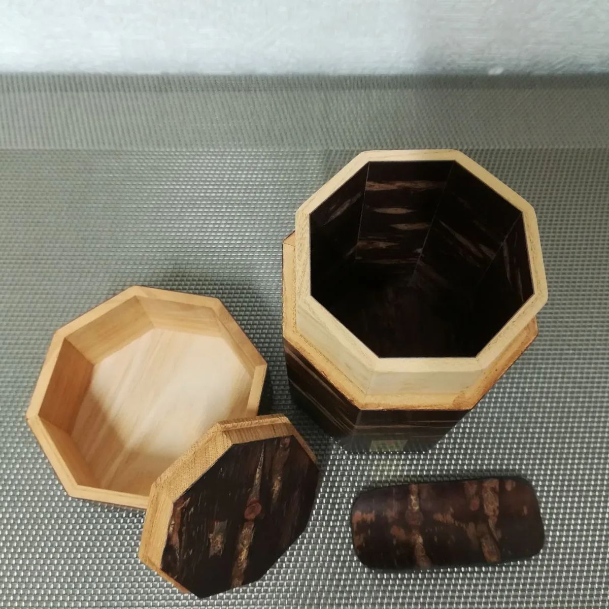 茶道具　桜皮細工　木地本けやき　八角茶筒　茶合　御茶筒　三点　共箱　V　5718 茶道具 桜皮細工 木地本けやき 八角茶筒 茶合 御茶筒 三点 共箱