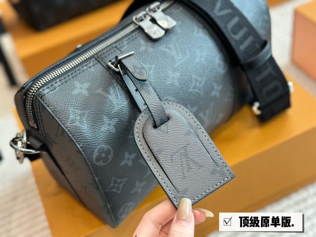 【粋なソーブラック】LOUIS VUITTON★Keepall ショルダーバック LOUIS VUITTON X NIGO Taurillon Monogram Denim Drip Keepall
