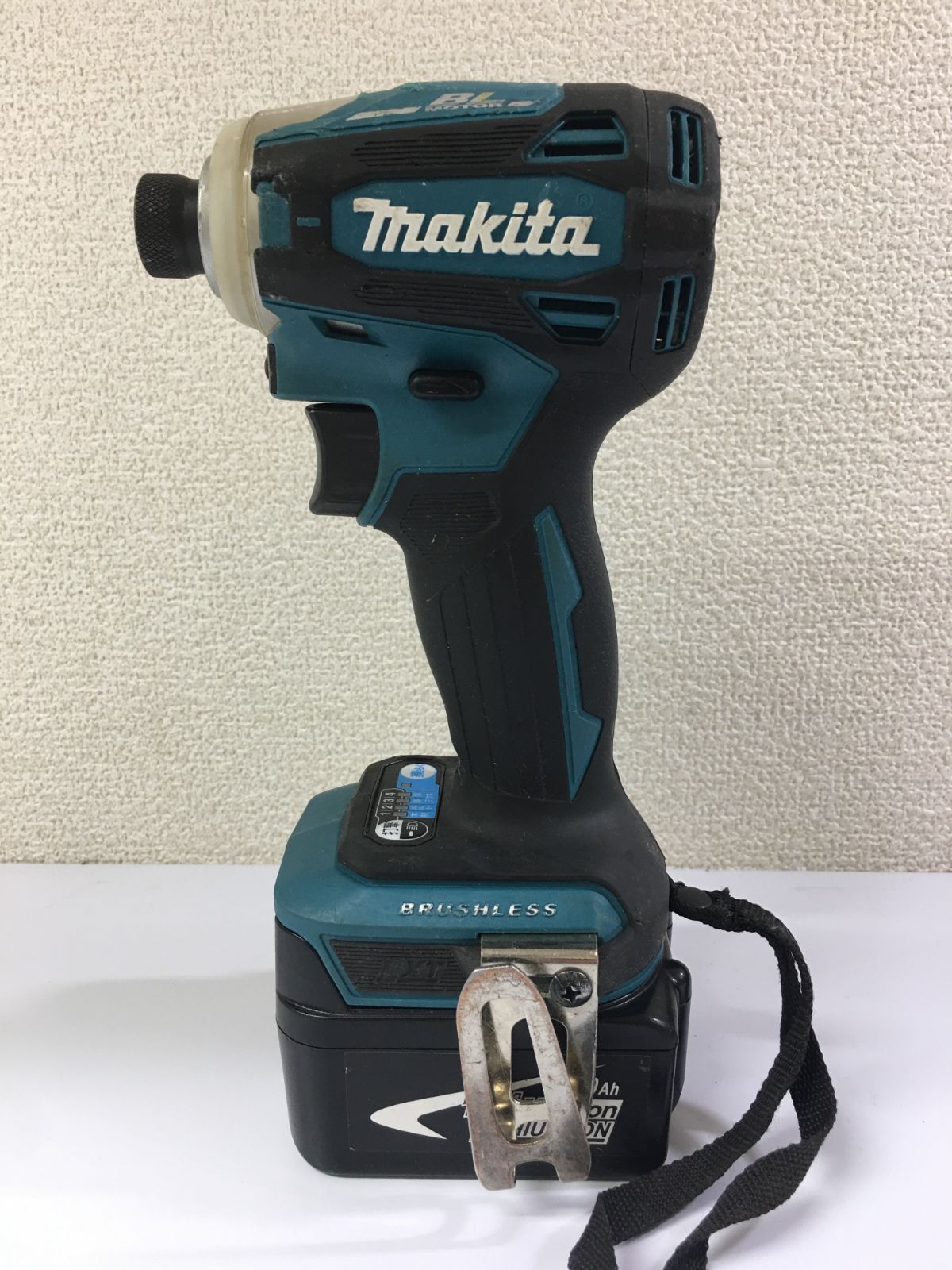 マキタ 充電式インパクトドライバ（青）14.4V TD162DRGX - メルカリ