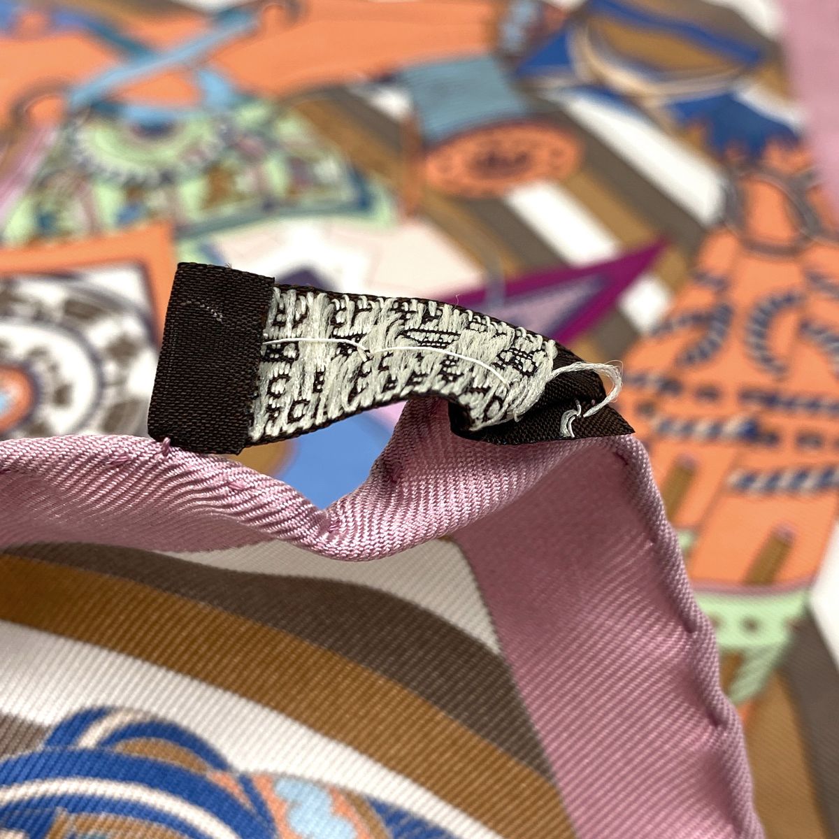 未使用 HERMES プチカレ SELLIER ガヴロッシュ HERMES エルメス スカーフ カレ45 プチカレ ガヴロッシュ 『MORS