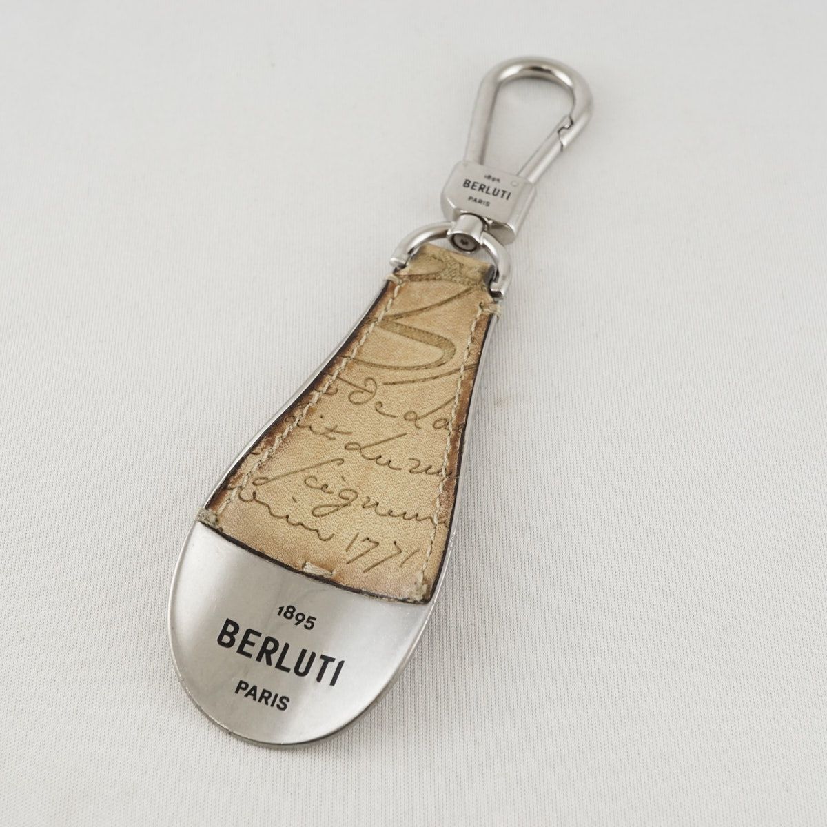 Berluti ベルルッティ 品 メンズ ブランド 靴べら フルスクリットレザー シューホーン キーリング ベージュ シルバー金具 X8033