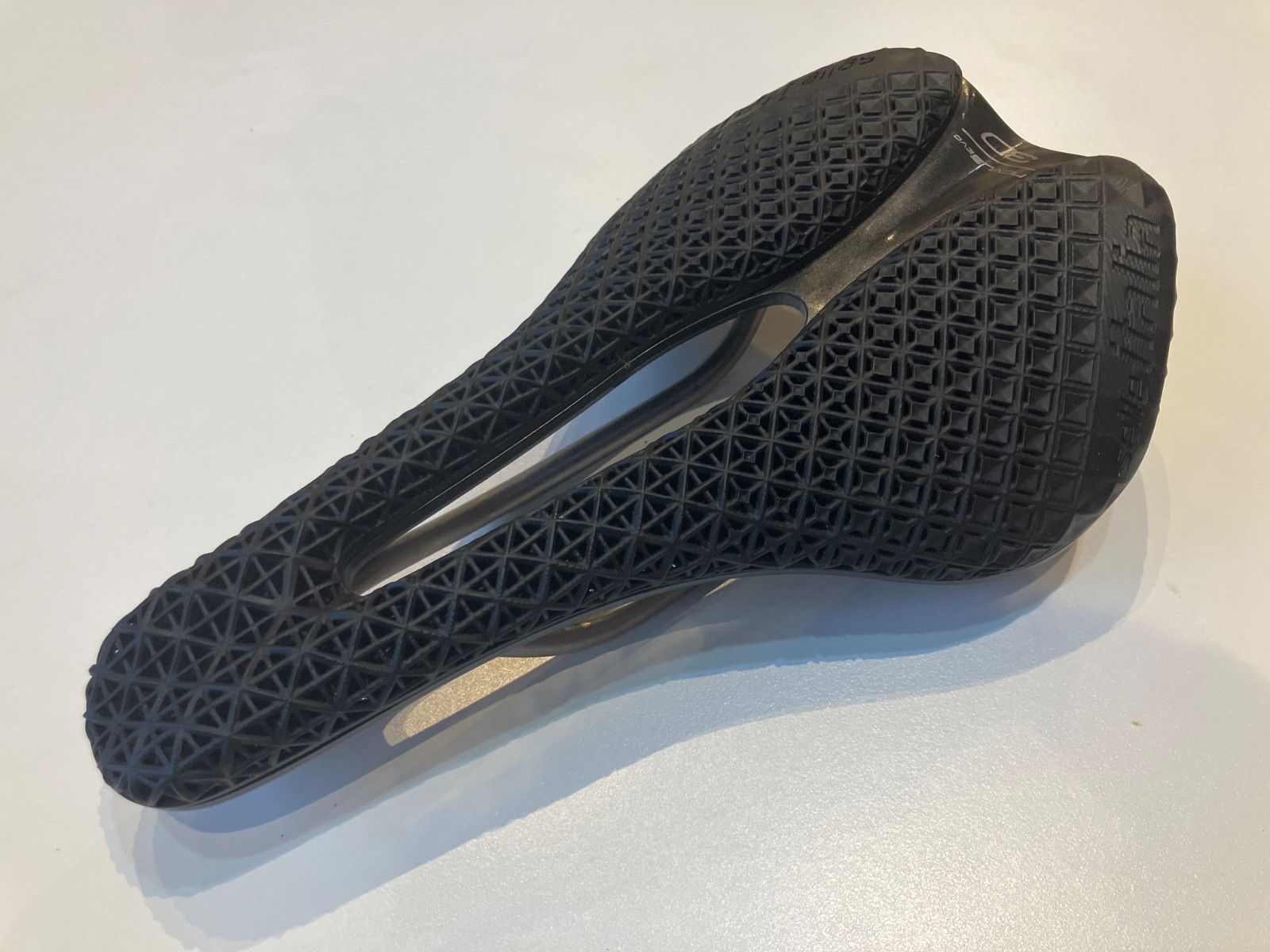 セライタリア NOVUS EVO 3D サドル