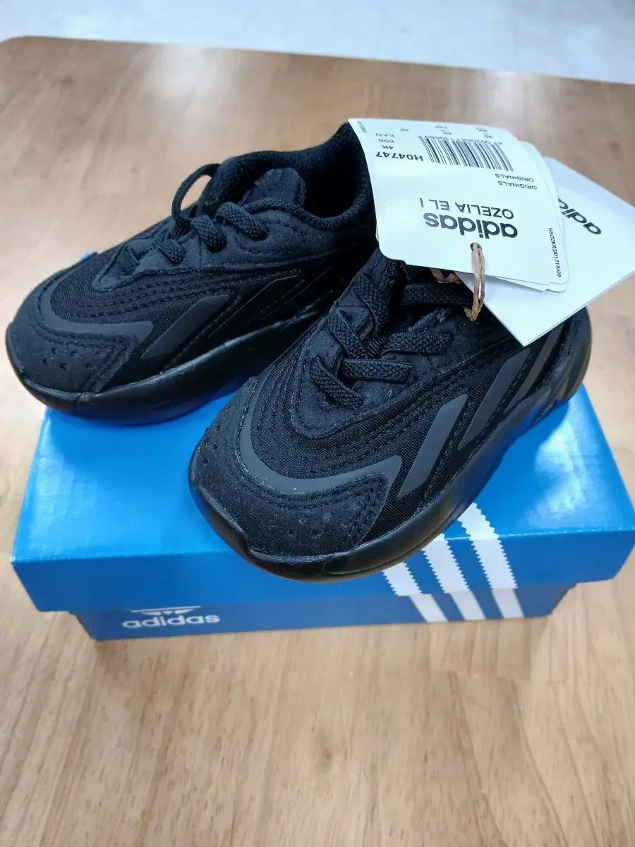 【雷市場（ポンジャン）商品韓国直送】 adidas(アディダス) ベビー オセリア H04747