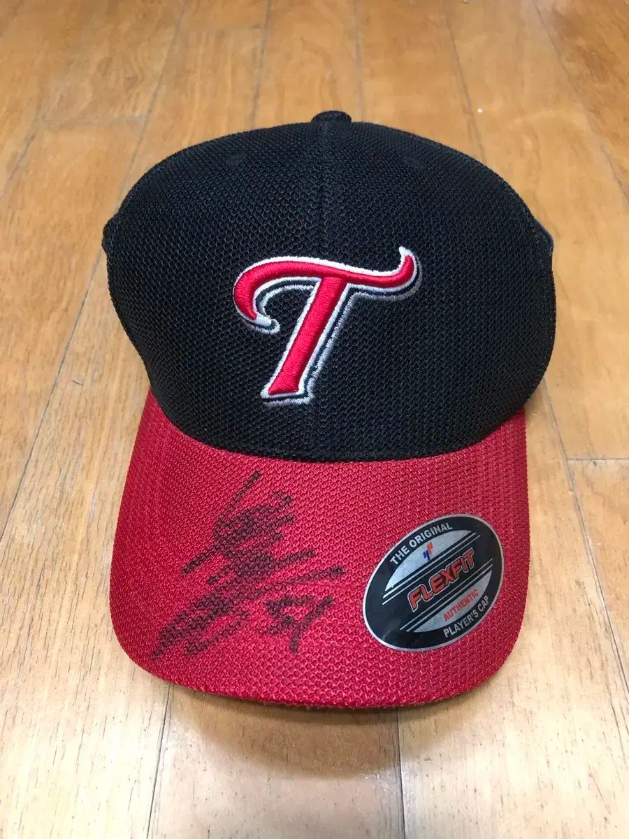 LG TWINS ツインズ ベースボールキャップ M ー XL ボン ジョングン パク ヨンテク イ ビョンギュ イ ジンヨン サイン