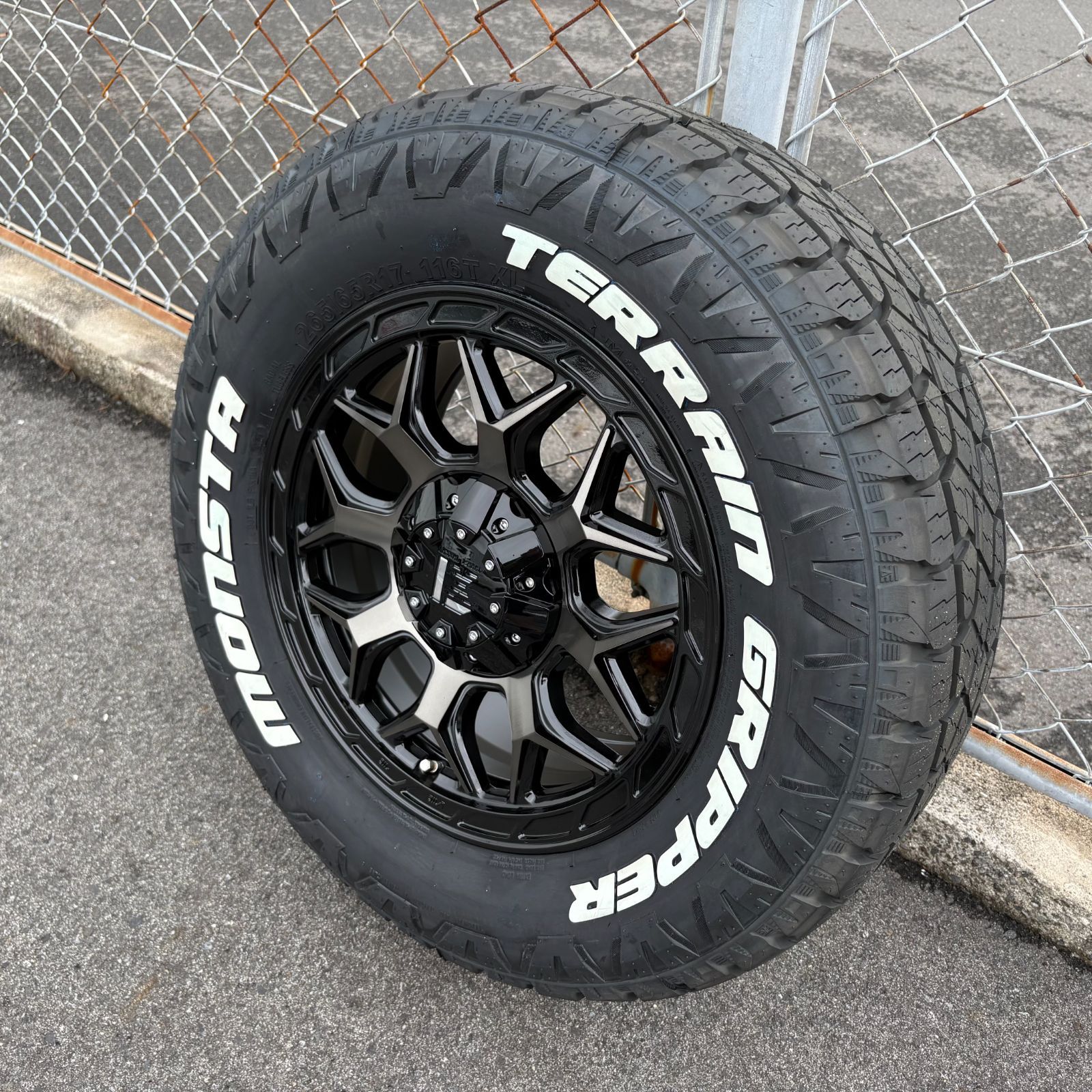 265/65R17 ホワイトレター ランクル プラド トライトン ハイラックス 265/65R17 ホワイトレター ランクル プラド トライトン ハイラックス