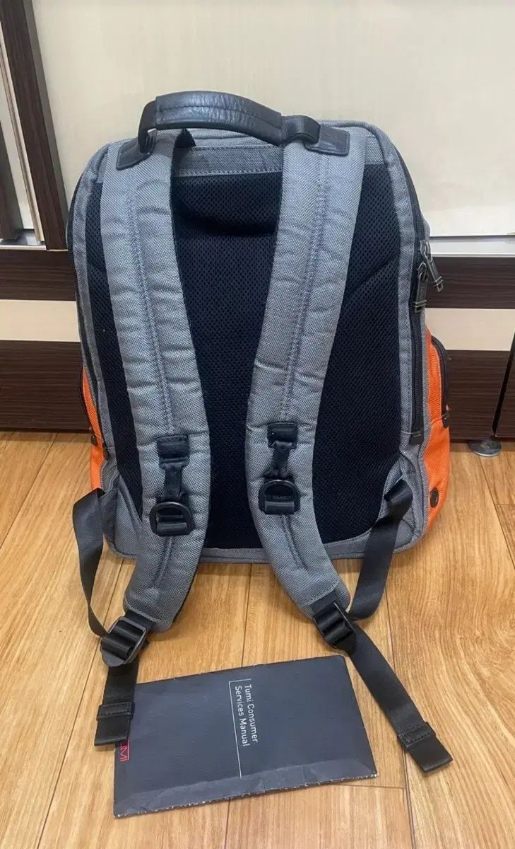 トゥミ ノックス