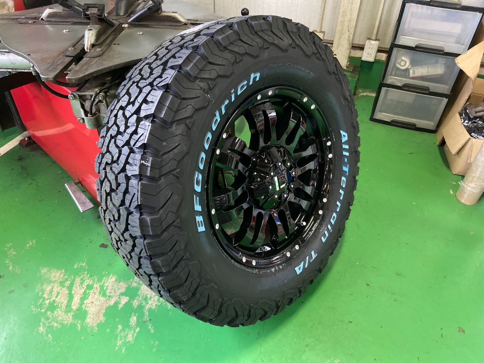 265/65R17 ハイラックス サーフ パジェロ タイヤホイールセット 17インチ BF Goodrtch KO2 ホワイトレター LEXXEL  Balano ブラック系ホイール オフロードカスタム定番タイヤセット オフロード仕様お勧め♪ - メルカリ