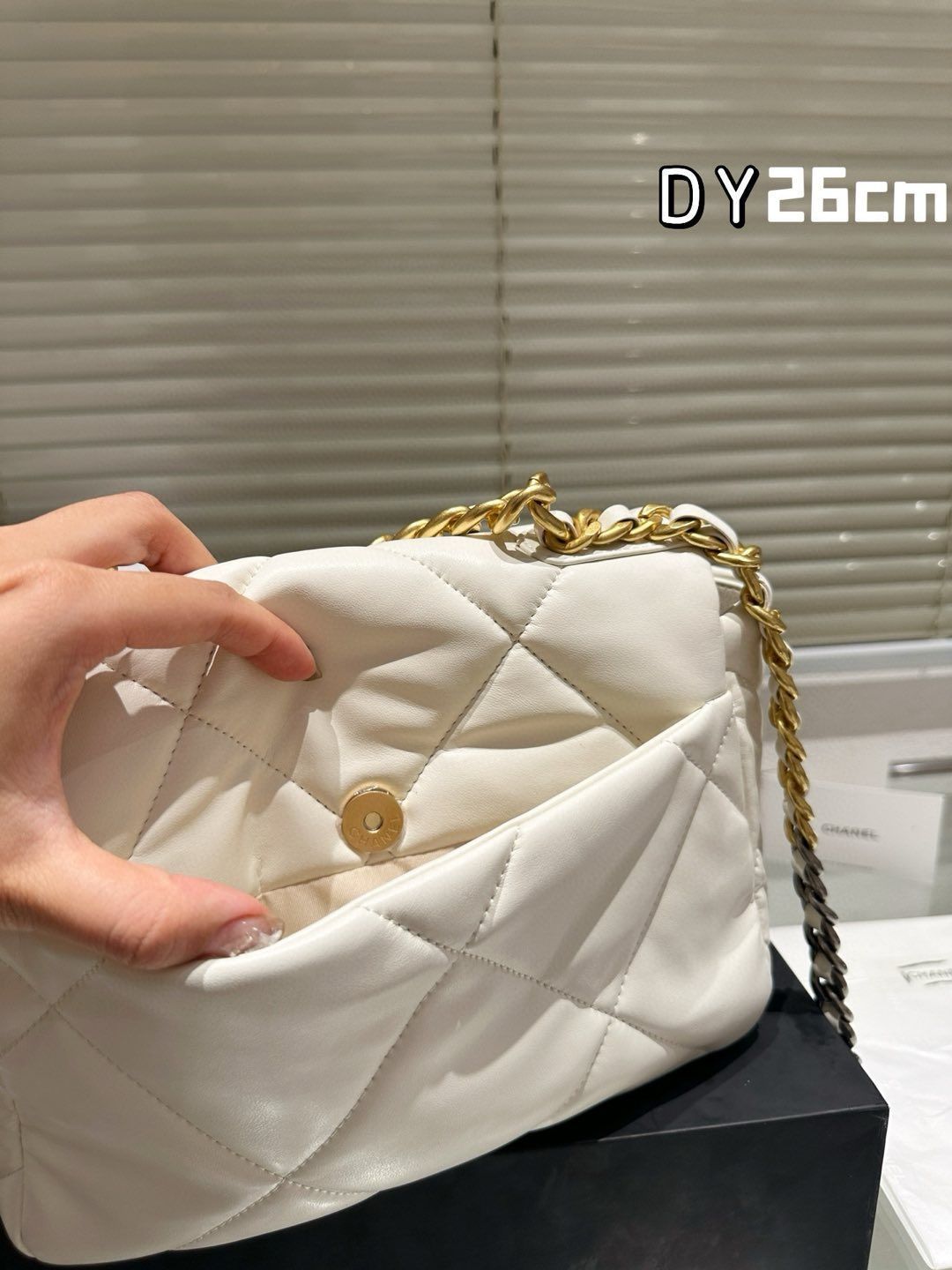 今日特価】CHANEL 19 フラップバッグ 26cm ゴートスキン