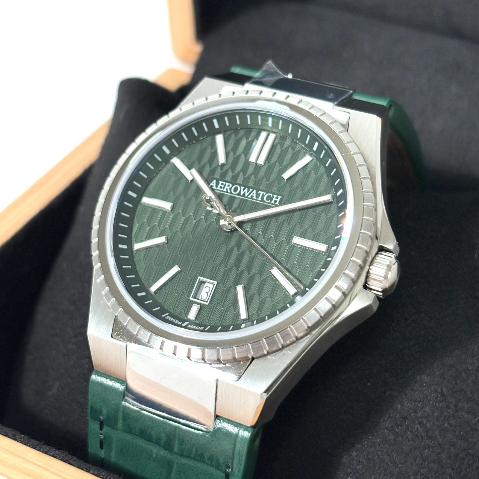 新品】AERO WATCH MILAN スポーツクォーツ メンズ腕時計 グリーン 