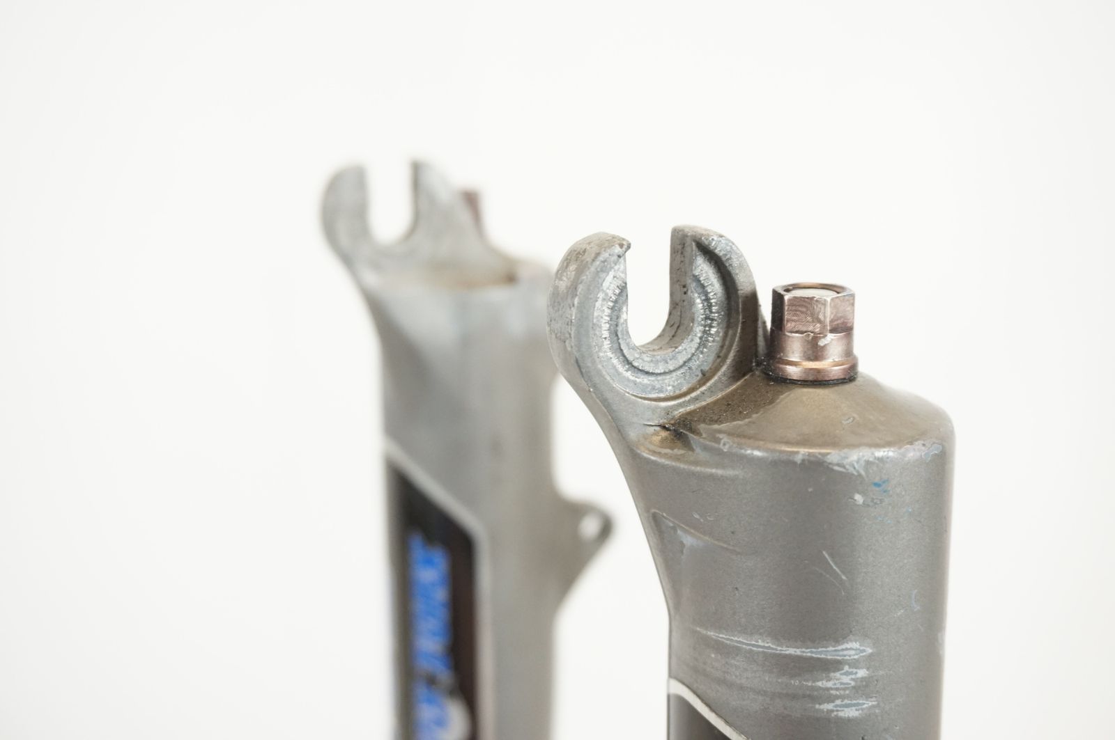 フロントサスペンション