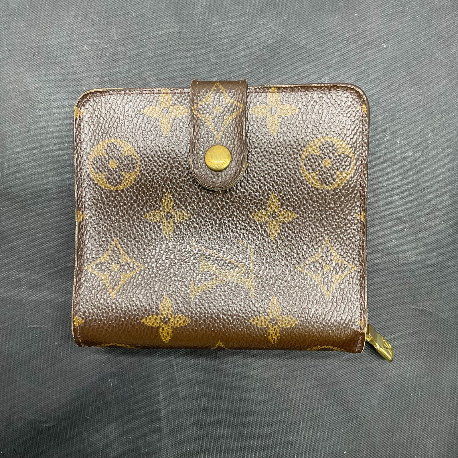 ルイヴィトン モノグラム コンパクトジップ B25101829