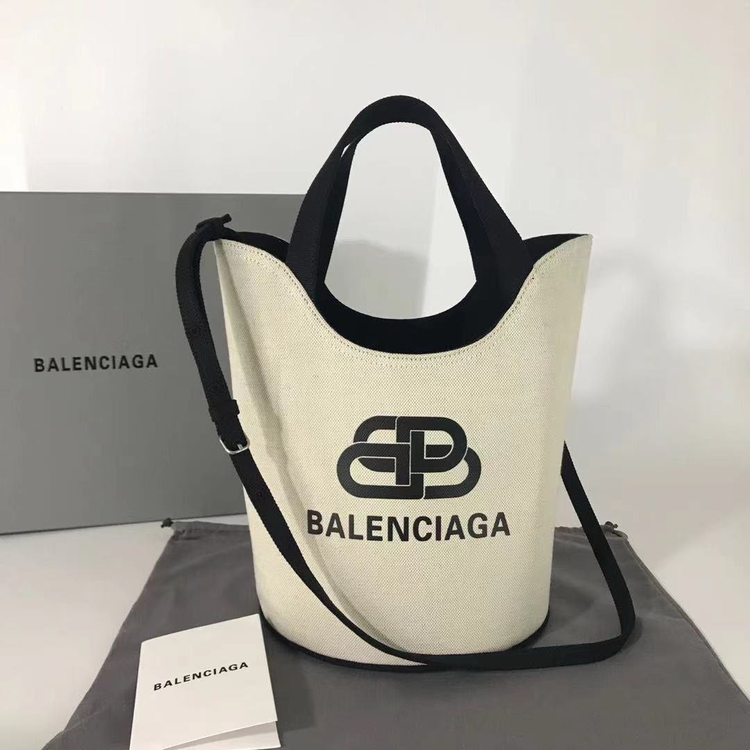 ☆BALENCIAGAバレンシアガ☆WAVEバケットトートバッグ未使用 - メルカリ