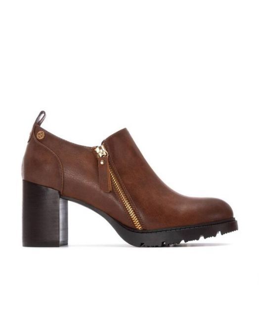 送料無料 キシタイ レディース パンプス シューズ Women s Zipper Block Heel Pumps By XTI Camel